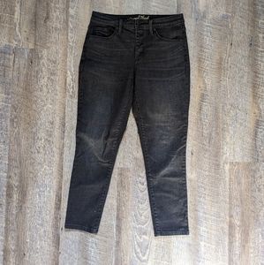 NWOT Universal thread skinny cropped